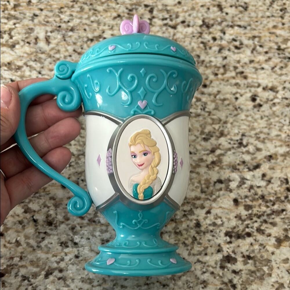 Disney Frozen Elsa Turquoise White Mug like a german stein of beer rare like new